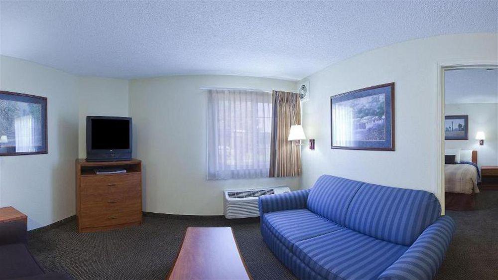 Candlewood Suites Newport News-Yorktown By Ihg Dış mekan fotoğraf